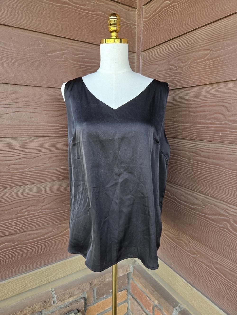 Ekouaer Women's Black Silky Satin Sleeveless V-Neck Blouse Size XL NWOT